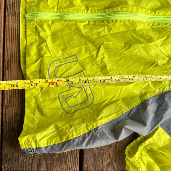 Ultimate Direction Marathon Shell - Picture 4 of 7